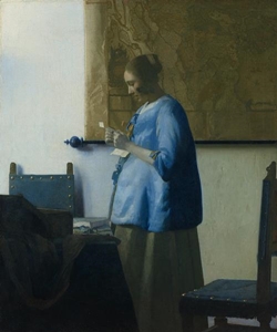 نقاشی -  7 - زن با پیراهن لباس آبی و دامن سیاه و سفید ایستاده بدون شور